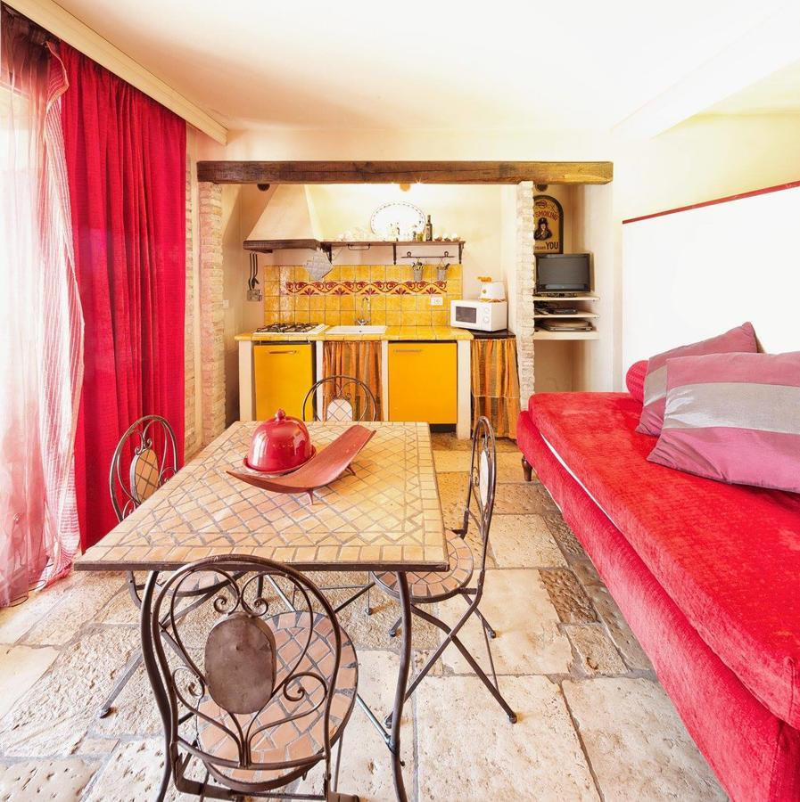 טרוויניאנו רומאנו La Cavetta Country House מראה חיצוני תמונה