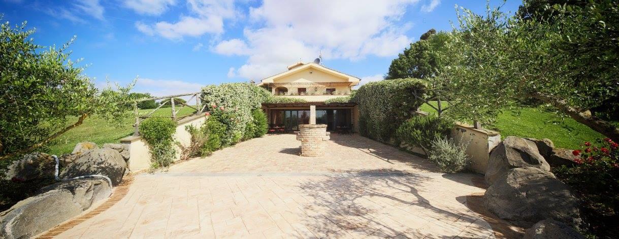 טרוויניאנו רומאנו La Cavetta Country House מראה חיצוני תמונה